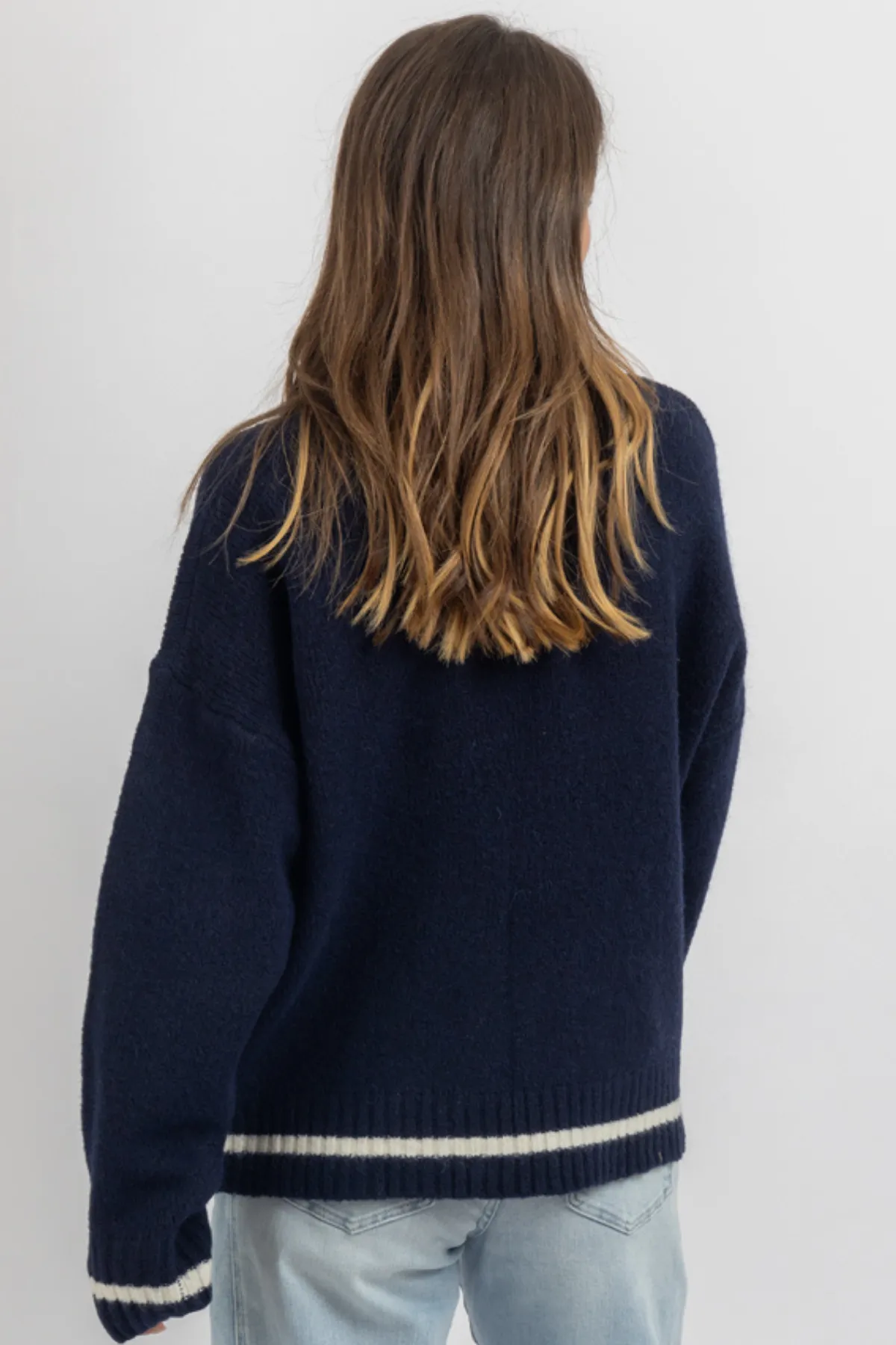 APRES NAVY GRAPHIC SWEATER