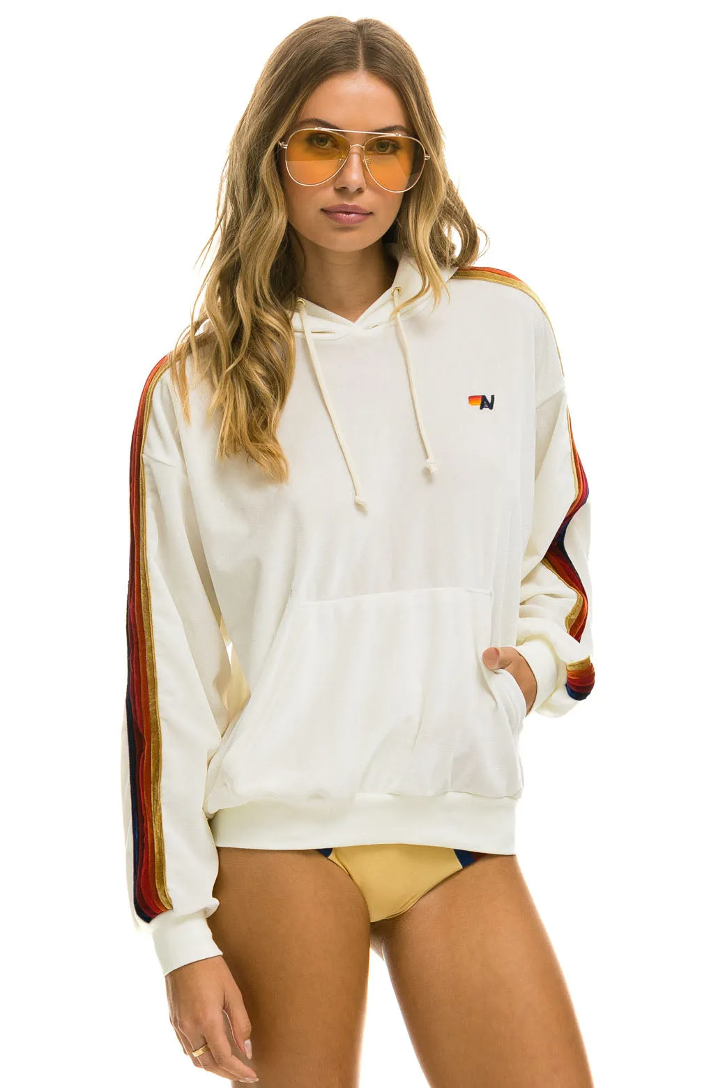 CLASSIC VELVET RELAXED PULLOVER HOODIE - WHITE