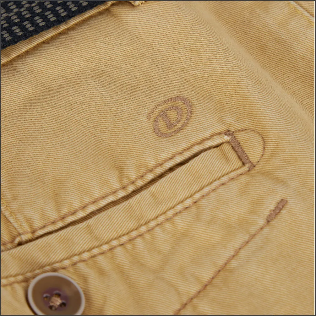 Douglas  Porter Gold Chinos<>