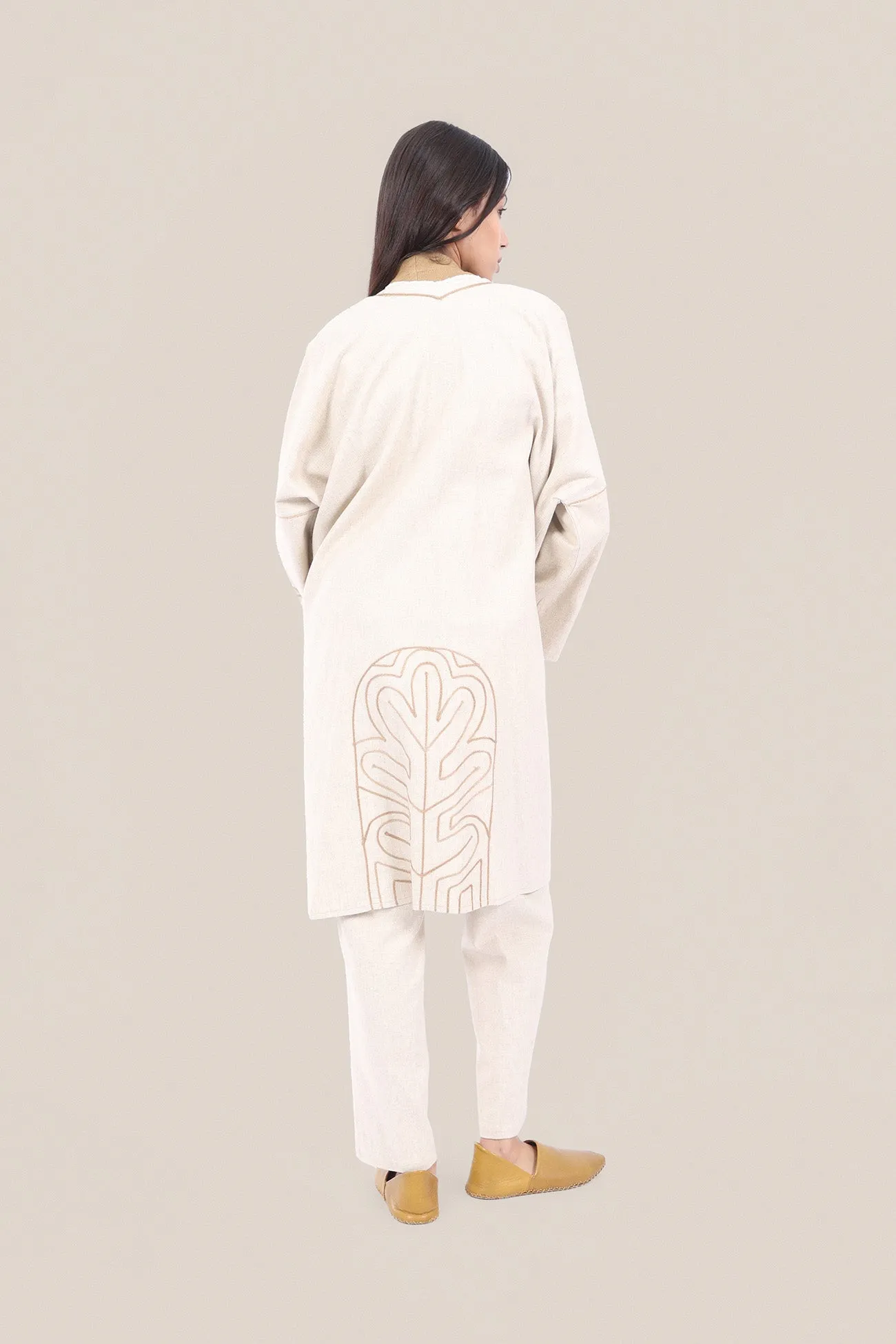 Embroidered coat in linen-cotton blend