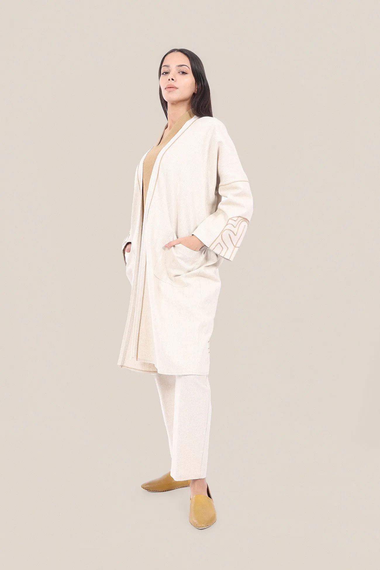 Embroidered coat in linen-cotton blend