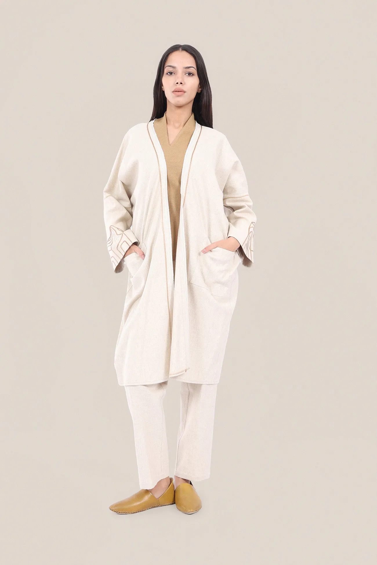 Embroidered coat in linen-cotton blend