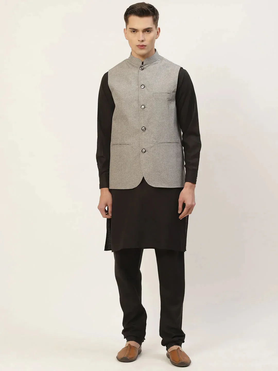 Men'S Kurta Pyjama With Grey Solid Nehru Jacket