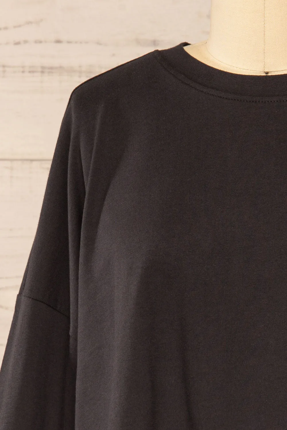 Obregon | Cropped Black Crew Neck Sweater