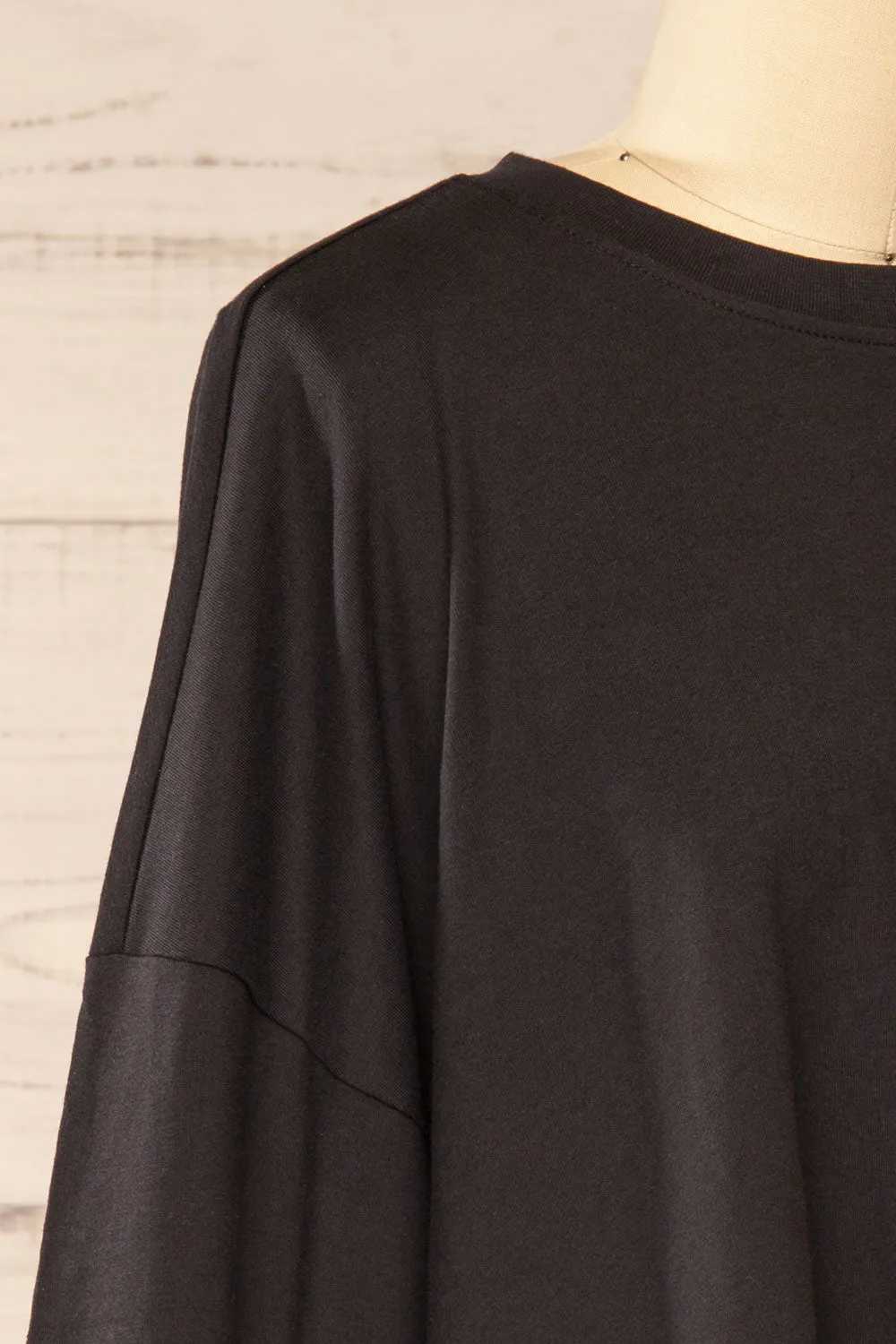 Obregon | Cropped Black Crew Neck Sweater