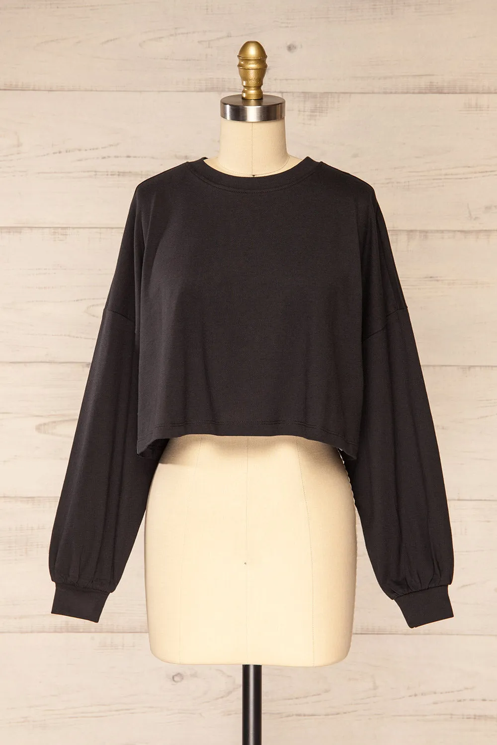 Obregon | Cropped Black Crew Neck Sweater