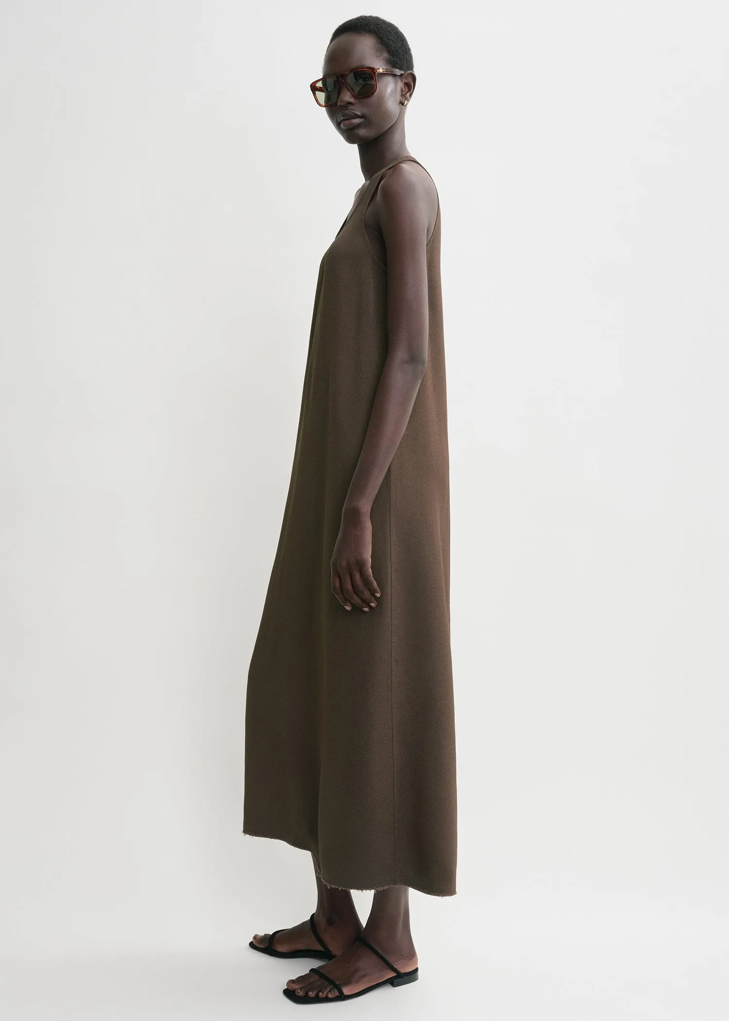 Scoop-neck sablé dress chocolate